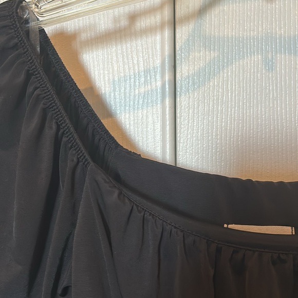 *5/$15* EUC, Live in the Moment, women’s, long sleeve polyester/spandex crop top - Picture 4 of 6